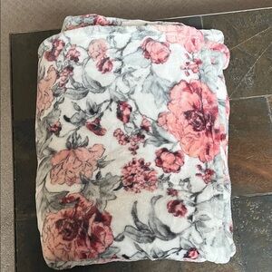 Floral Plush Blanket - Pink and Gray